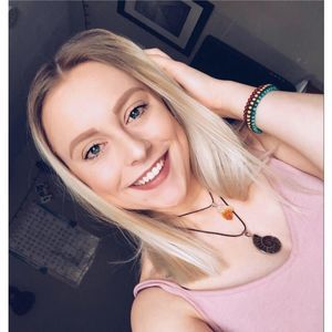 Meet your Posher, Miala